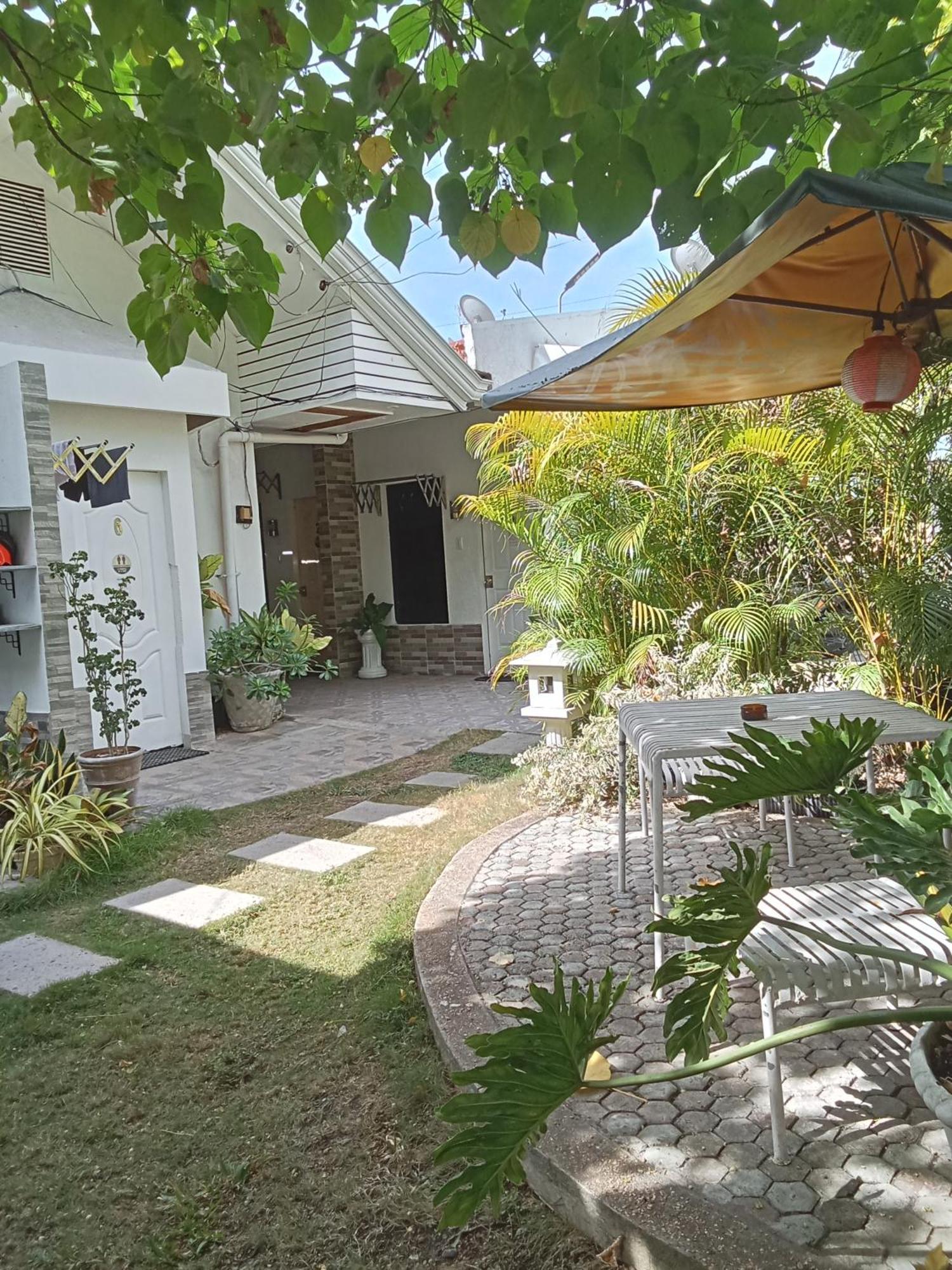 Yoo Darius' Residences Moalboal Exterior foto